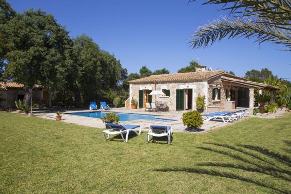 Rural house -
                        Pollensa -
                        4 bedrooms -
                        8 persons